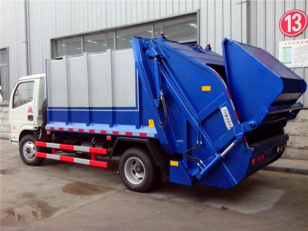 環(huán)衛(wèi)垃圾車運輸過程工人最怕漏水應(yīng)該怎么解決呢?