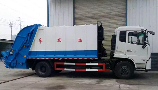 環(huán)衛(wèi)垃圾車運輸過程工人最怕漏水應(yīng)該怎么解決呢?